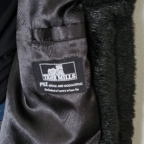 Fabulous, softTiger Mills Faux Black ankle length Mink XS - Picture 2 of 8